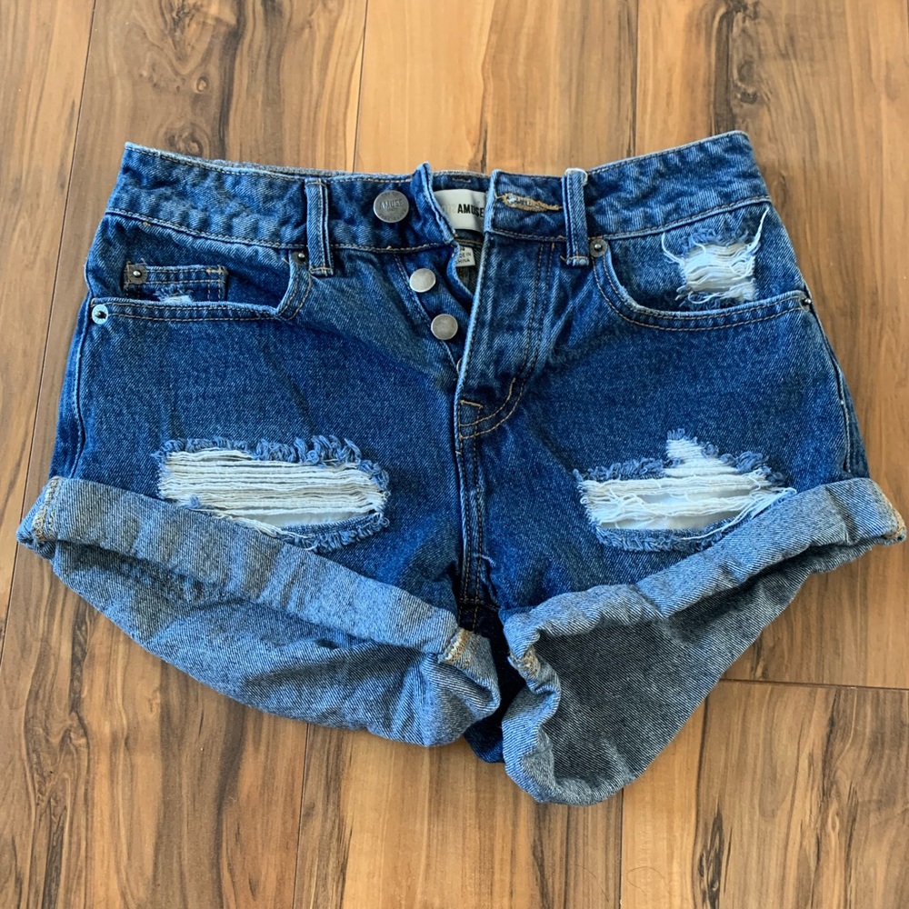 Amuse Society distressed shorts 24